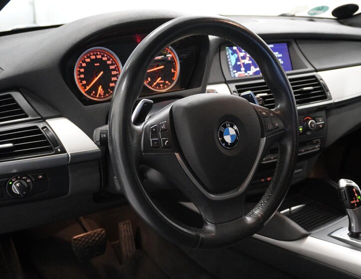 BMW X6 SUV 3,0 l 180 kw