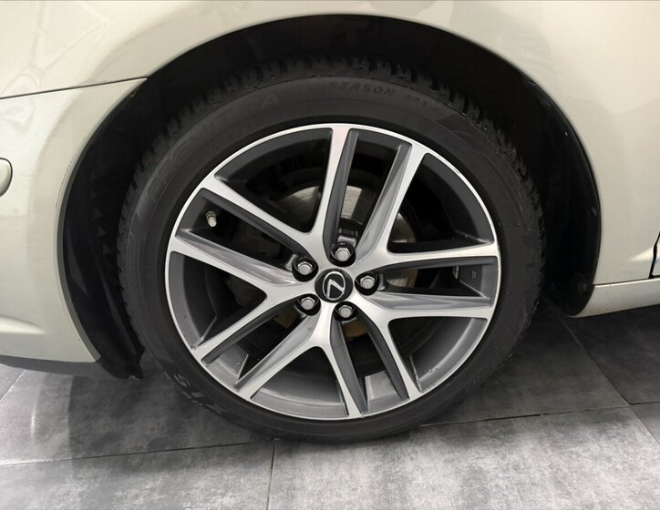 Toyota Avensis Liftback 1,8 l 95 kw