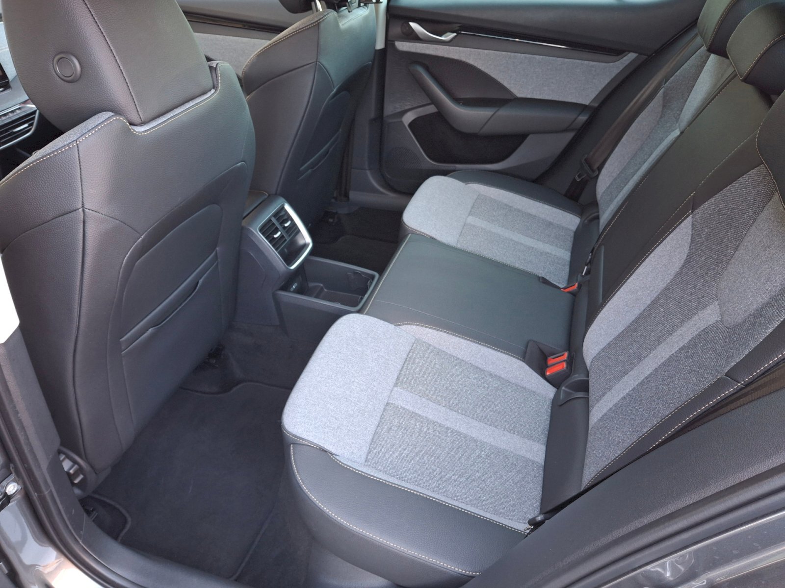 Škoda Octavia Sedan / Limuzína 1,5 l 110 kw