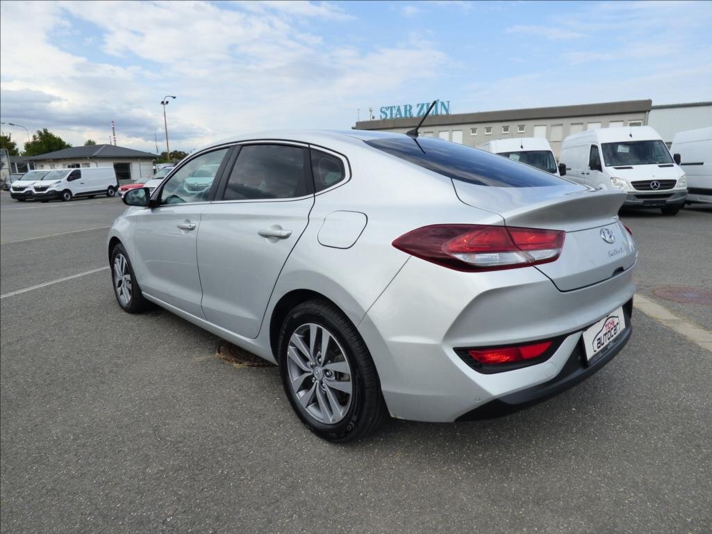 Hyundai i30 Liftback 1,6 l 100 kw
