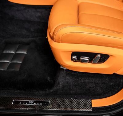 Rolls-Royce Cullinan 14