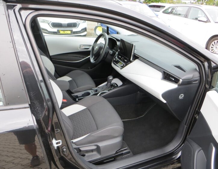 Toyota Corolla Kombi 2,0 l 112 kw