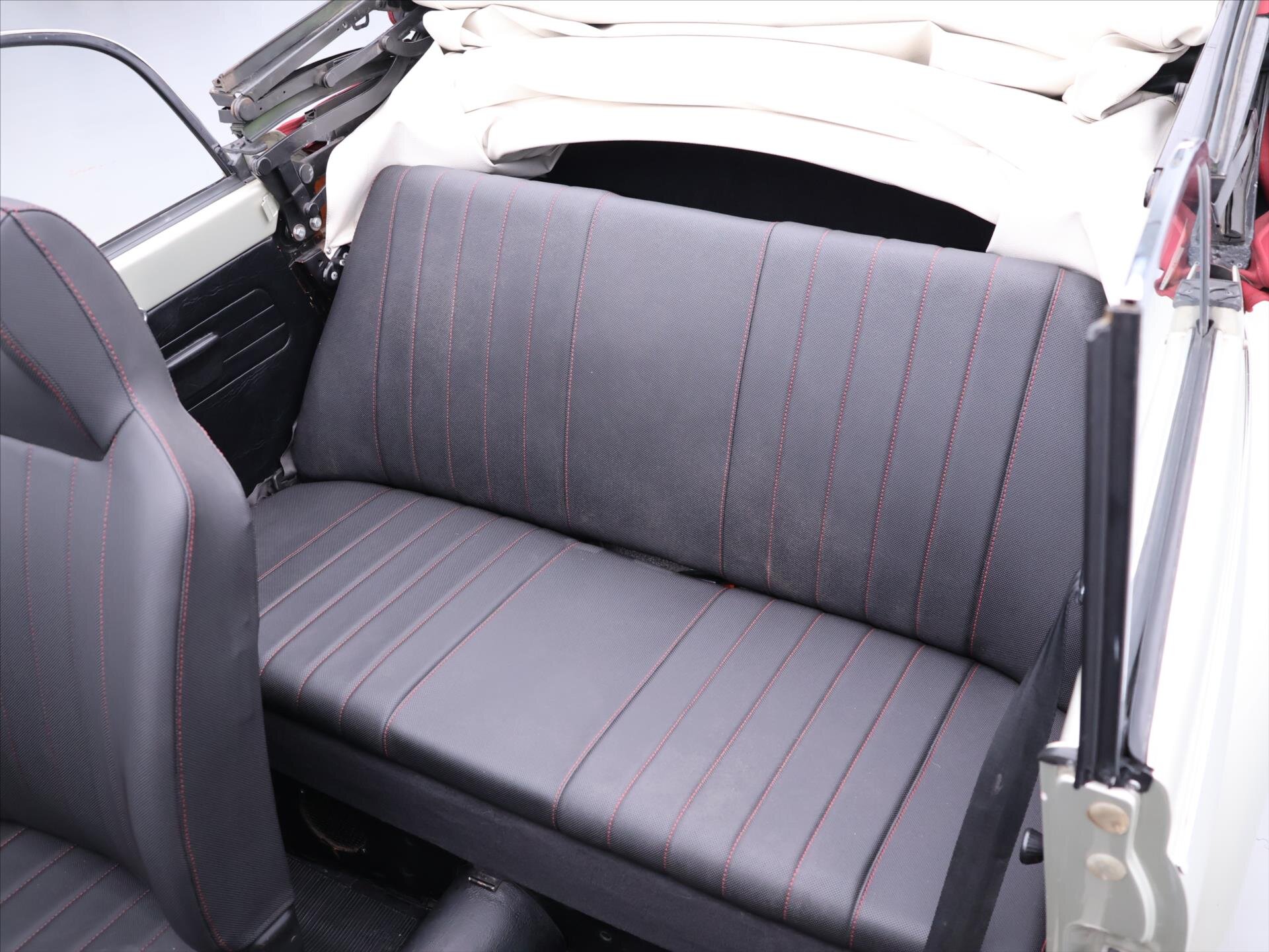 Volkswagen Beetle Kabriolet 1,3 l 32 kw