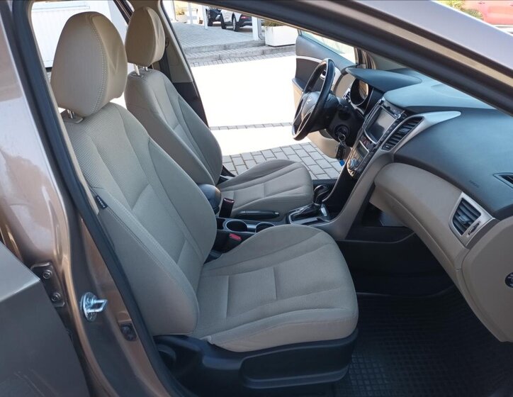 Hyundai i30 Kombi 1,6 l 99 kw