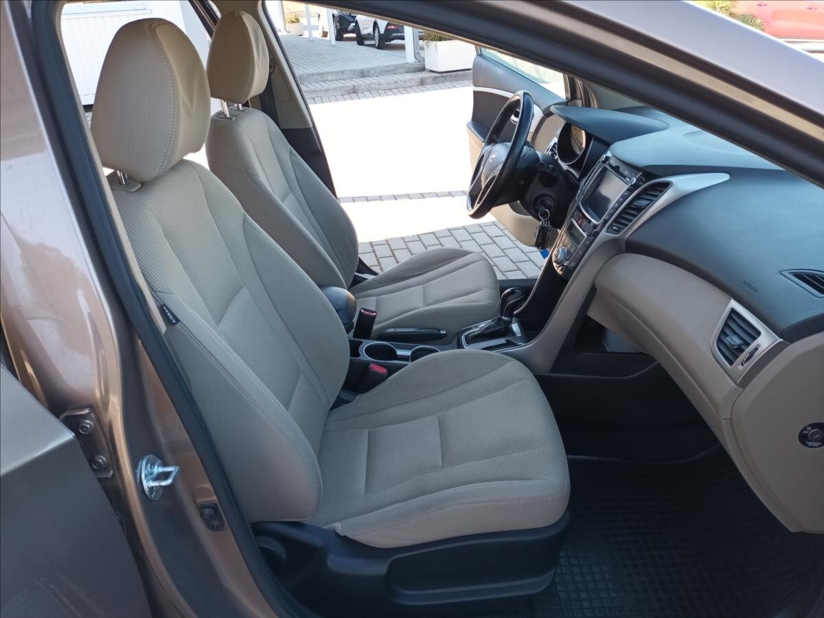 Hyundai i30 Kombi 1,6 l 99 kw