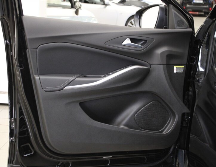 Opel Grandland SUV 1,5 l 96 kw