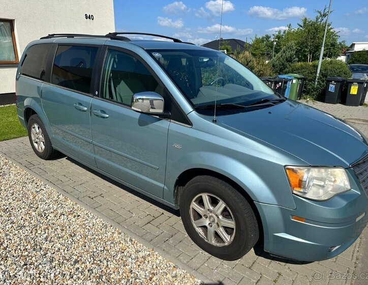 Chrysler Town & Country 10