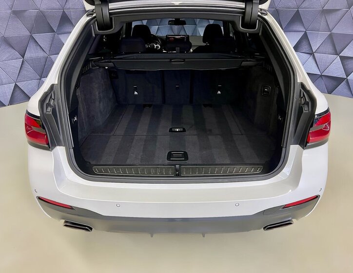 BMW Řada 5 Kombi 3,0 l 210 kw