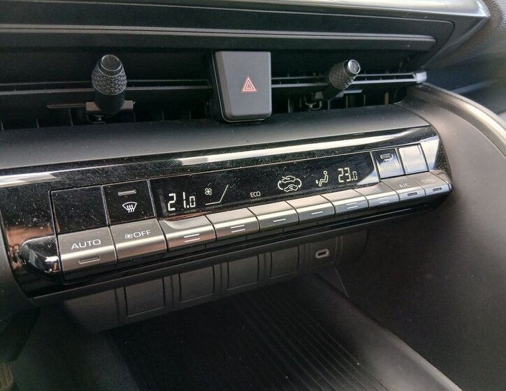 Toyota C-HR SUV / Terénní 1,8 l 72 kw