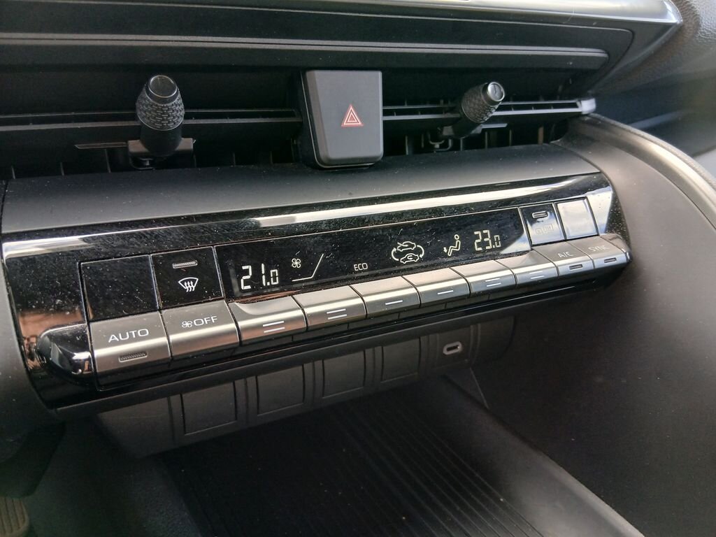 Toyota C-HR SUV / Terénní 1,8 l 72 kw