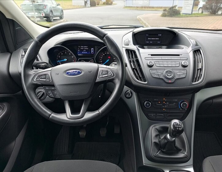 Ford Kuga SUV / Terénní 1,5 l 88 kw