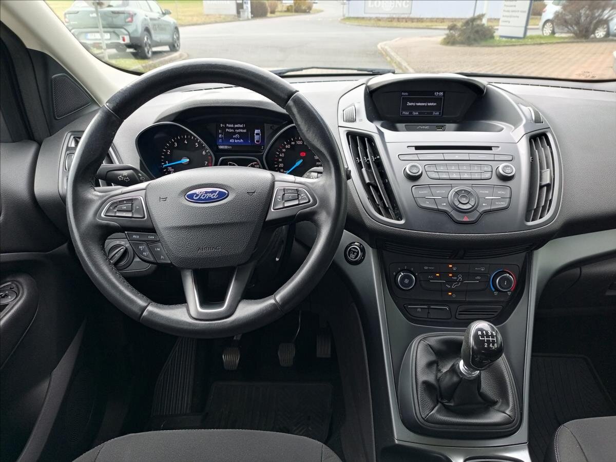 Ford Kuga SUV / Terénní 1,5 l 88 kw