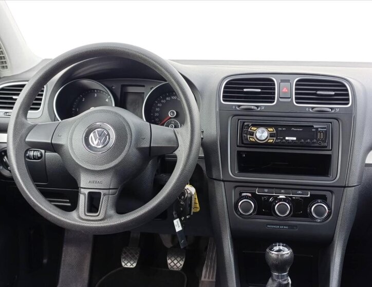 Volkswagen Golf Hatchback 1,6 l 77 kw