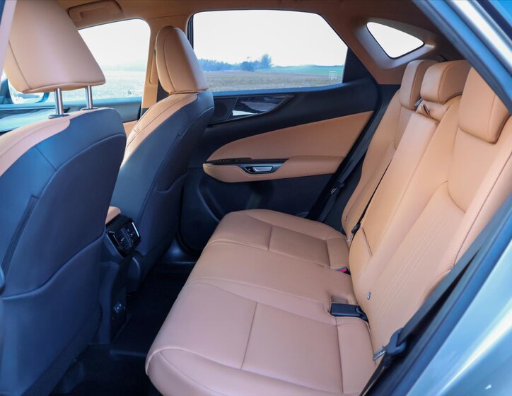 Lexus NX 450h plus SUV / Terénní 2,5 l 136 kw