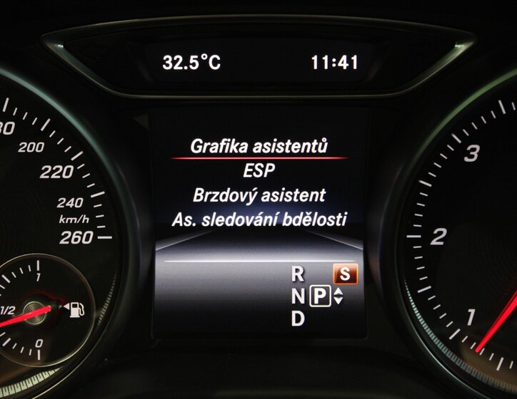 Mercedes-Benz CLA Kombi 2,1 l 125 kw