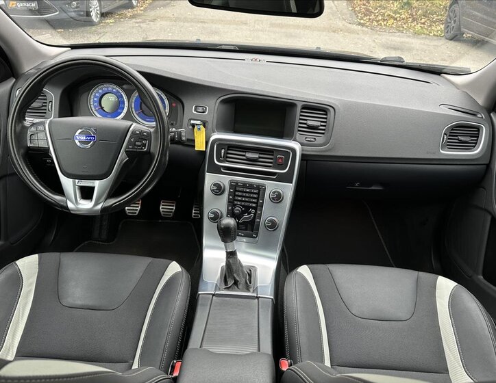 Volvo V60 Kombi 2,4 l 158 kw