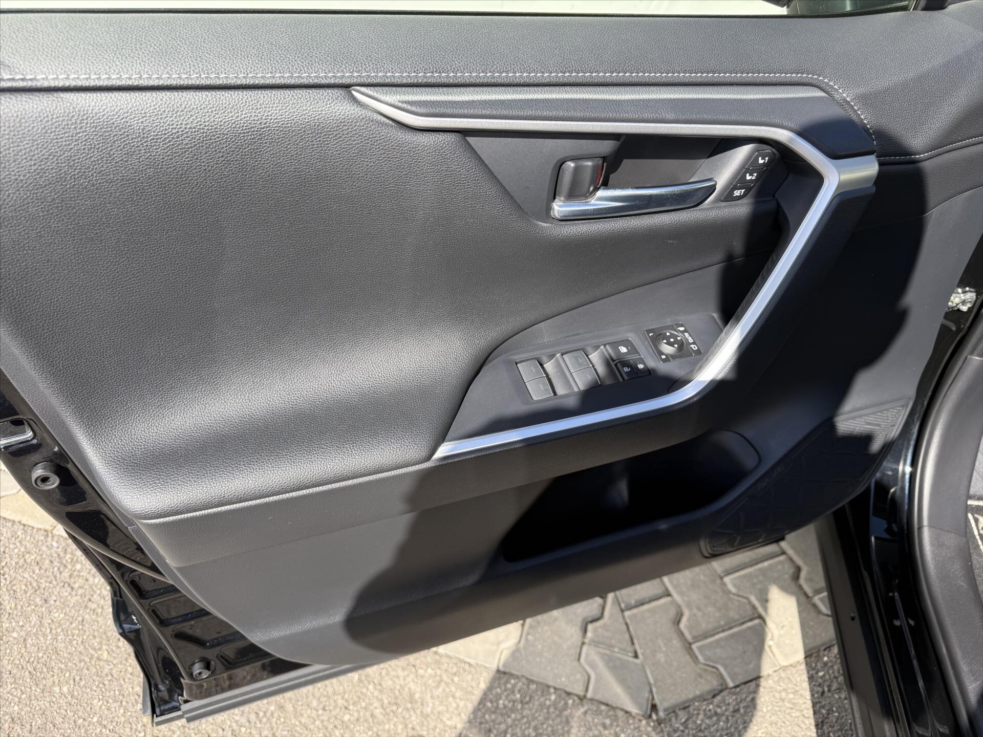 Toyota RAV4 SUV / Terénní 2,5 l 131 kw