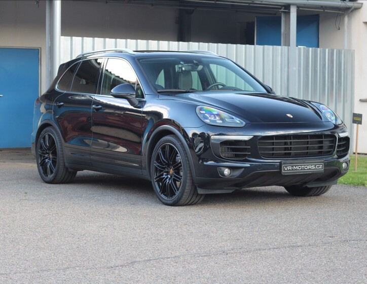 Porsche Cayenne 1