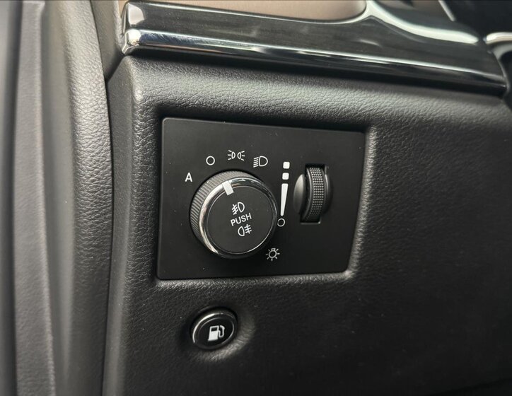 Jeep Grand Cherokee 8