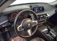 BMW Řada 5 Kombi 3,0 l 195 kw
