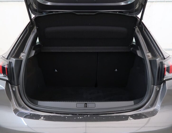 Peugeot 208 Hatchback 1,2 l 96 kw