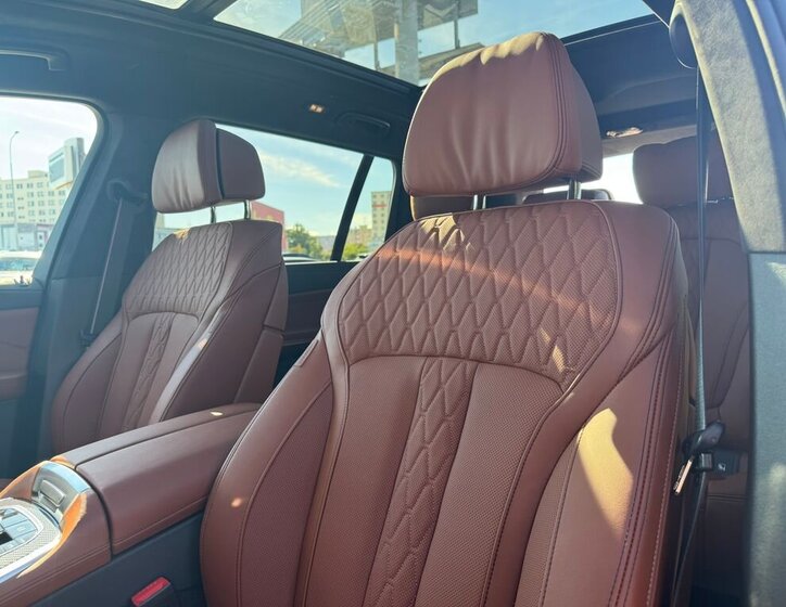 BMW X7 SUV / Terénní 3,0 l 250 kw