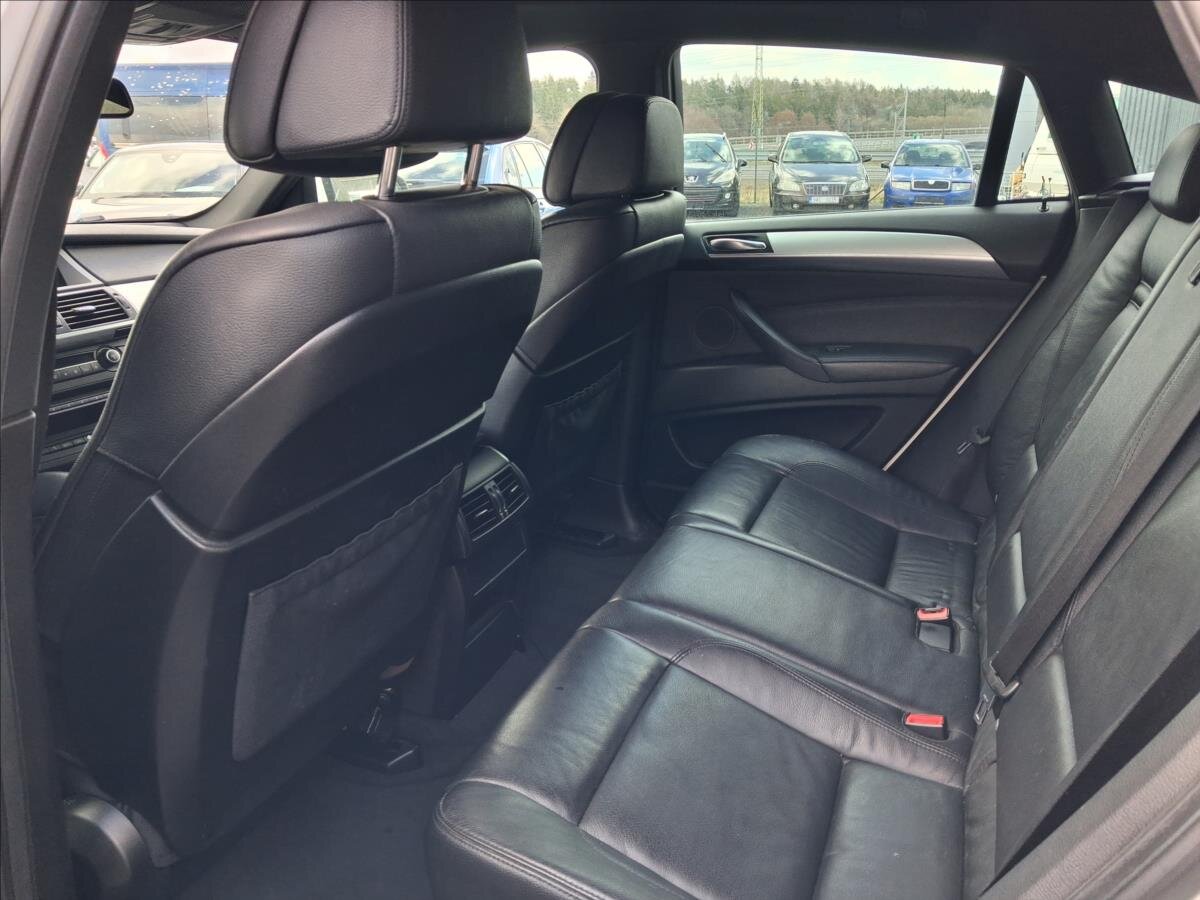 BMW X6 Kombi 3,0 l 180 kw