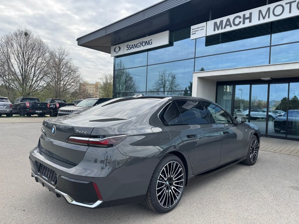 BMW Řada 7 Sedan / Limuzína 3,0 l 210 kw