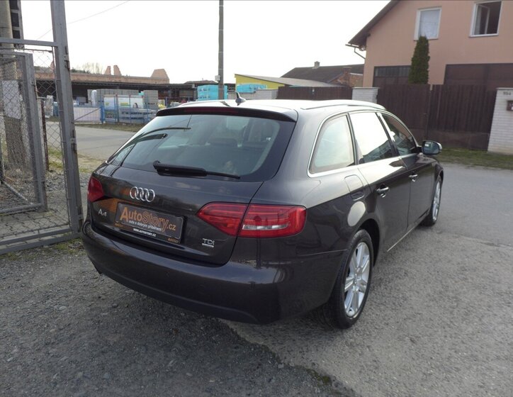 Audi A4 Kombi 2,0 l 105 kw