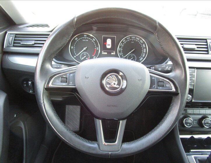 Škoda Superb Sedan / Limuzína 2,0 l 110 kw