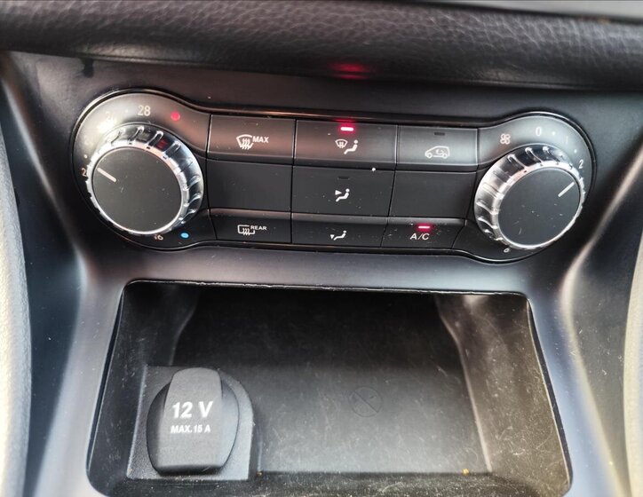 Mercedes-Benz CLA Sedan / Limuzína 1,6 l 115 kw