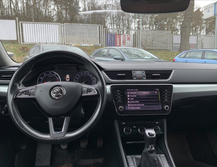 Škoda Superb Sedan / Limuzína 1,5 l 110 kw