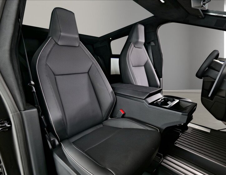 Tesla Ostatní SUV 0,0 450 kw