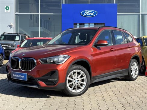 BMW X1 Kombi 1,5 l 100 kw