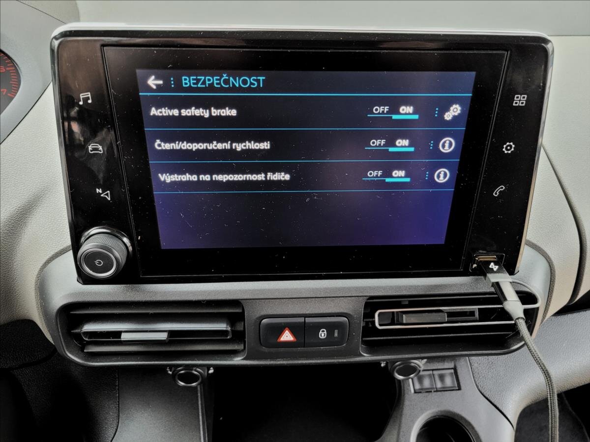 Peugeot Rifter MPV 1,5 l 75 kw