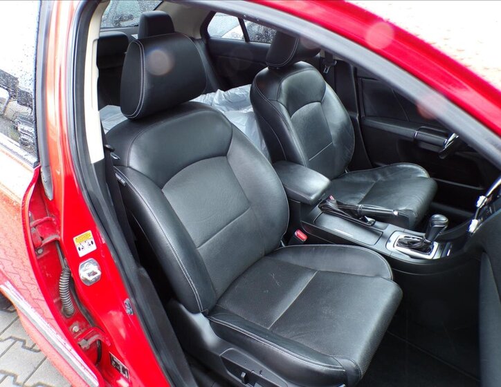 Suzuki Kizashi Sedan / Limuzína 2,4 l 131 kw