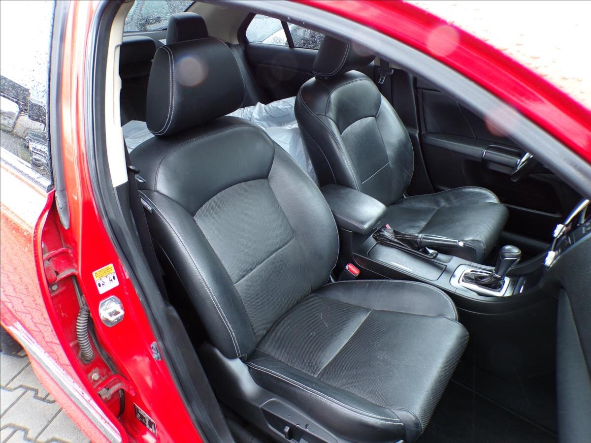 Suzuki Kizashi Sedan / Limuzína 2,4 l 131 kw