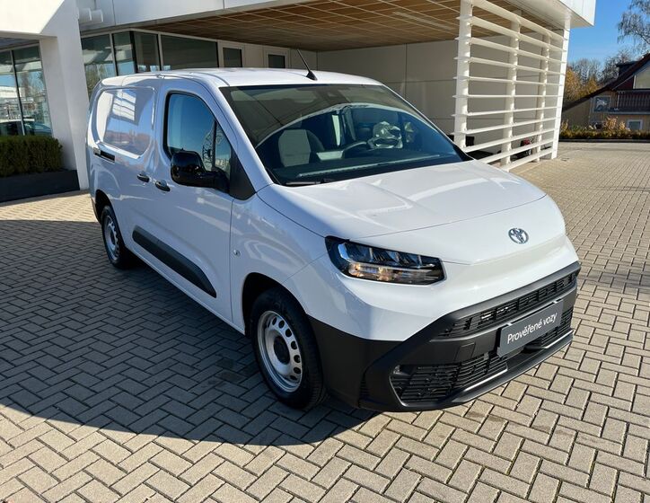 Toyota ProAce 8