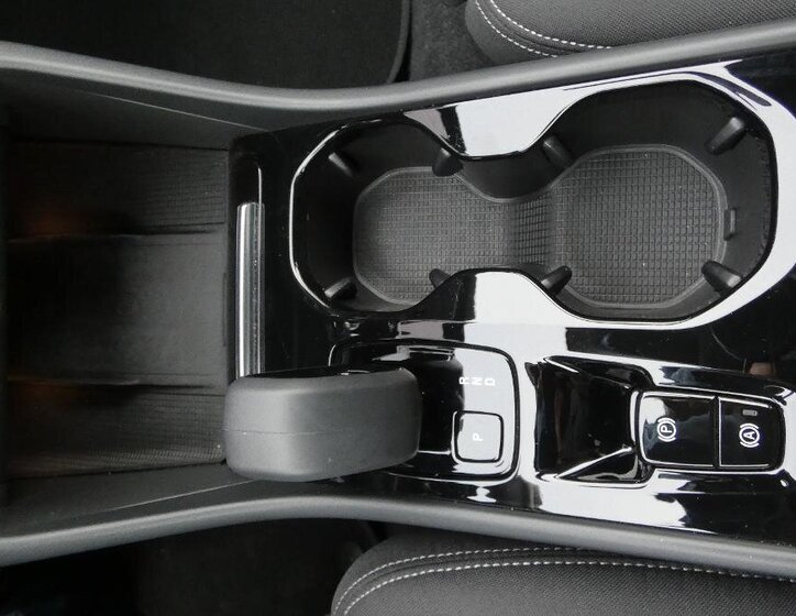 Volvo XC40 SUV / Terénní 2,0 l 120 kw