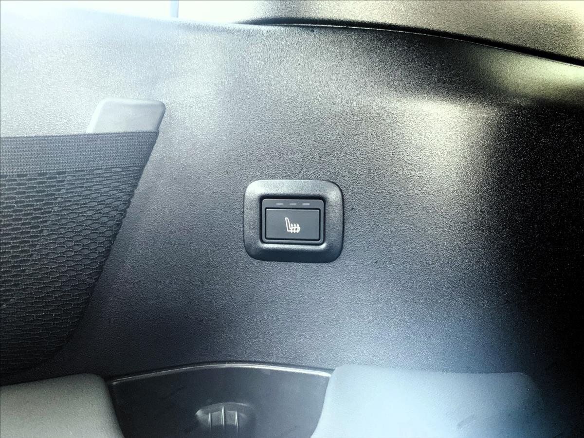 Land Rover Defender SUV 3,0 l 221 kw