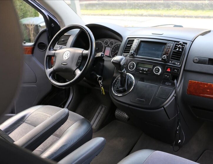 Volkswagen Multivan MPV 2,5 l 128 kw