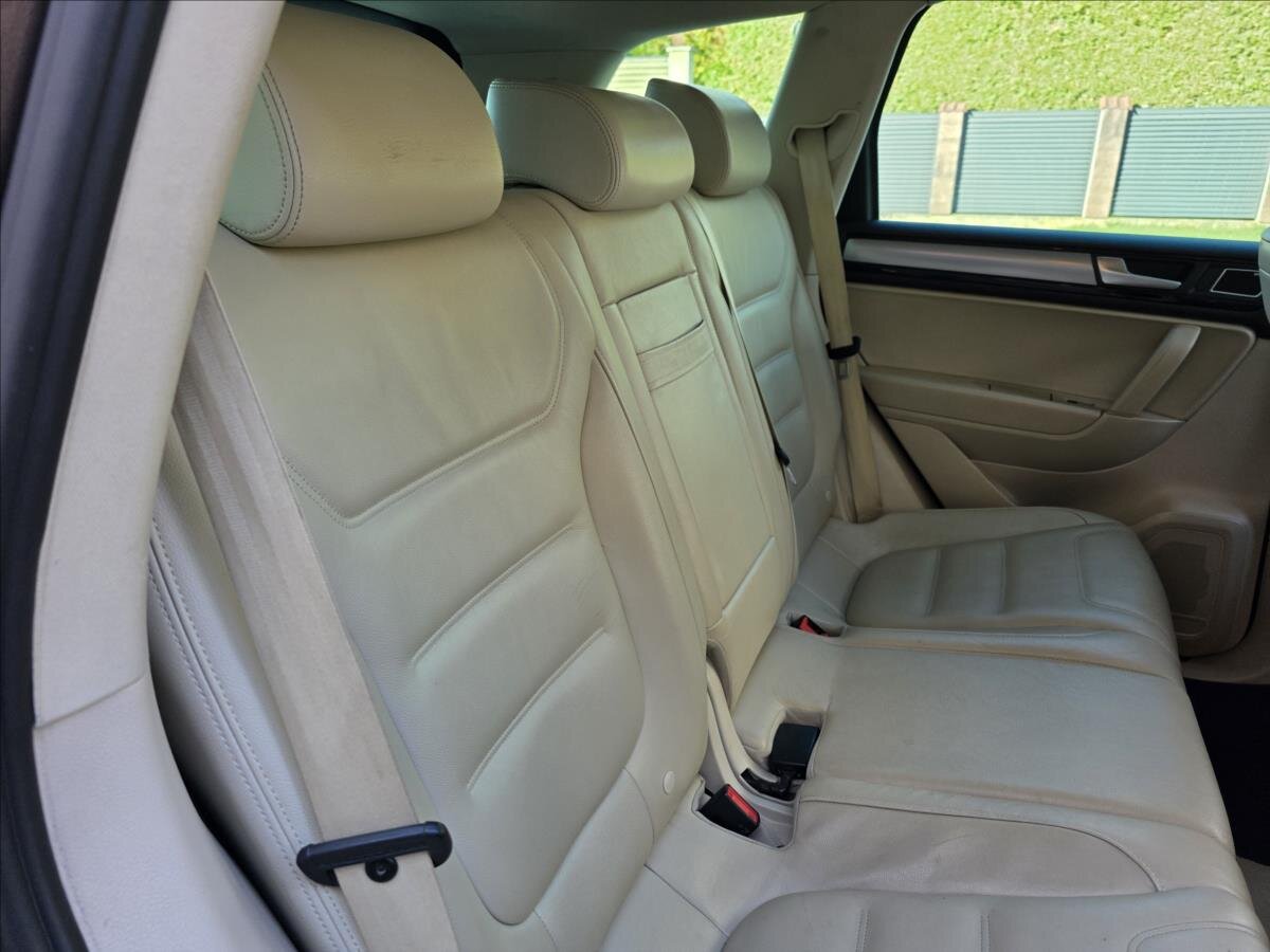 Volkswagen Touareg SUV / Terénní 4,1 l 250 kw