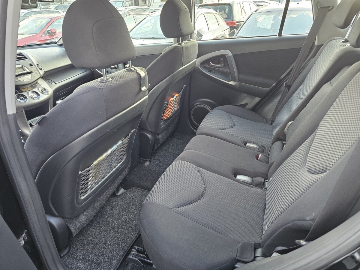 Toyota RAV4 Kombi 2,2 l 100 kw