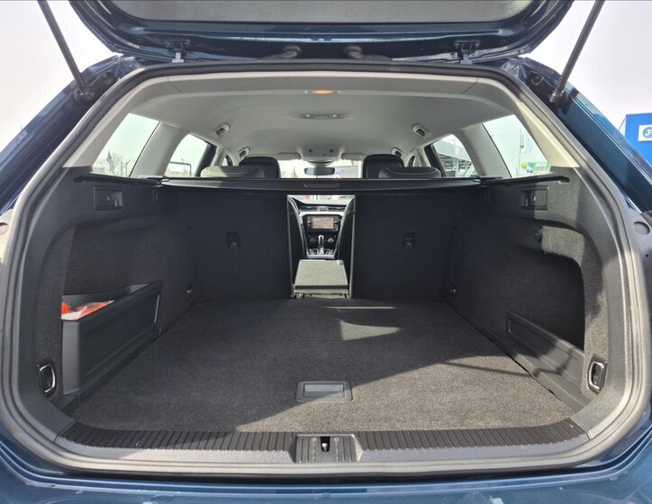 Volkswagen Passat Kombi 1,4 l 160 kw