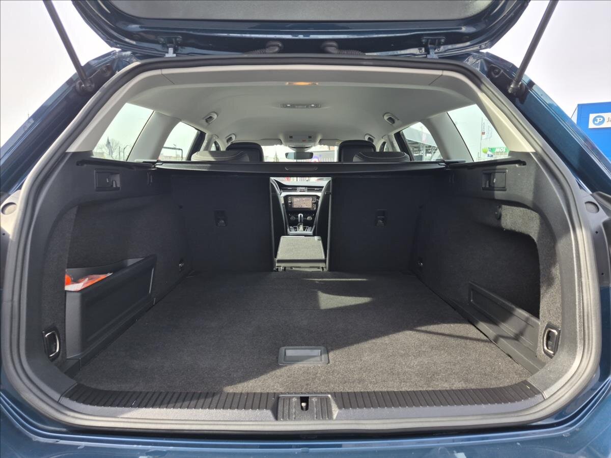 Volkswagen Passat Kombi 1,4 l 160 kw