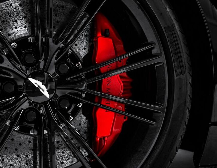 Aston Martin Vanquish 20