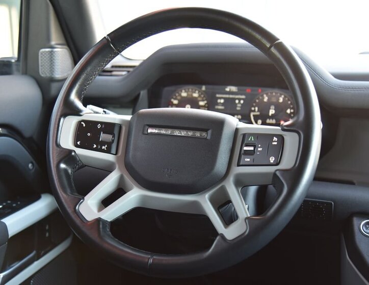 Land Rover Defender SUV 3,0 l 183 kw