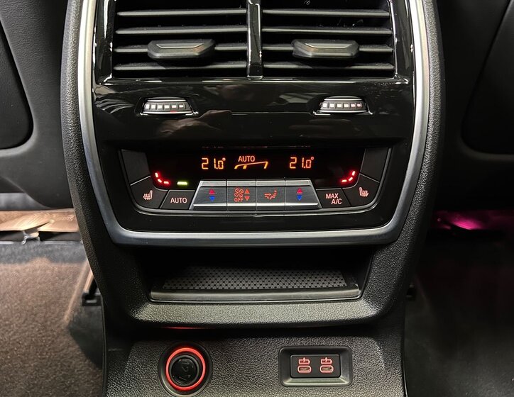 BMW X7 SUV / Terénní 4,4 l 390 kw