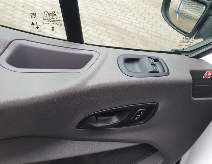 Ford Transit 8