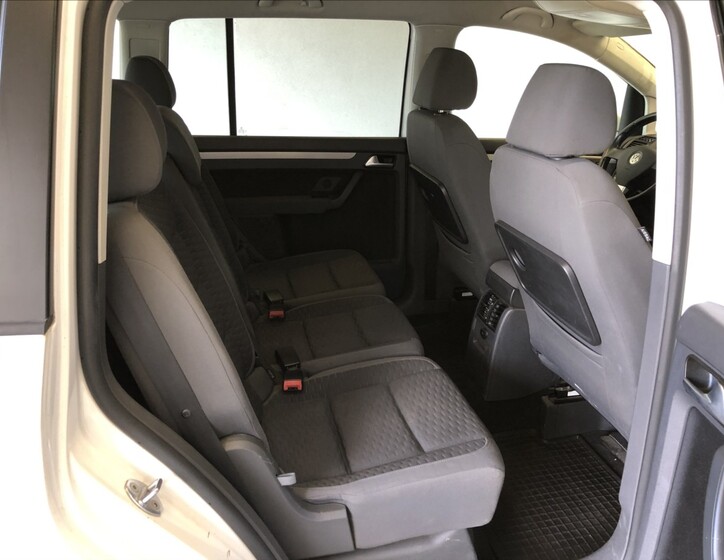 Volkswagen Touran 11